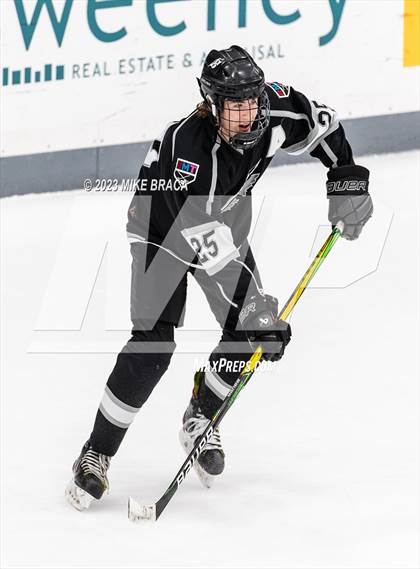 Thumbnail 3 in Daniel Hand vs Rogers/Middletown/Tiverton (Crusader Christmas Classic) photogallery.
