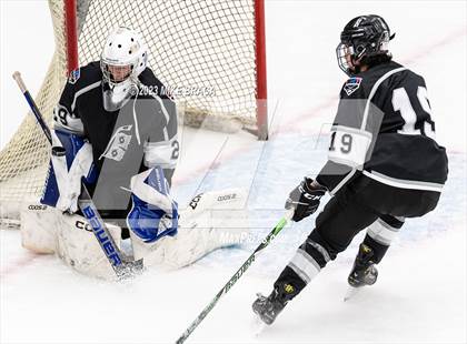 Thumbnail 2 in Daniel Hand vs Rogers/Middletown/Tiverton (Crusader Christmas Classic) photogallery.