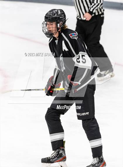 Thumbnail 3 in Daniel Hand vs Rogers/Middletown/Tiverton (Crusader Christmas Classic) photogallery.
