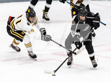 Thumbnail 3 in Daniel Hand vs Rogers/Middletown/Tiverton (Crusader Christmas Classic) photogallery.