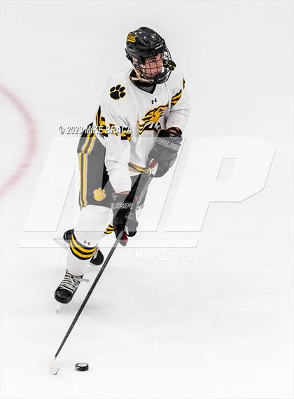 Thumbnail 2 in Daniel Hand vs Rogers/Middletown/Tiverton (Crusader Christmas Classic) photogallery.