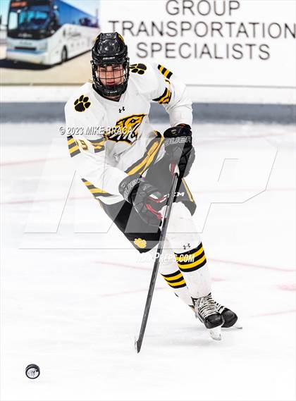 Thumbnail 1 in Daniel Hand vs Rogers/Middletown/Tiverton (Crusader Christmas Classic) photogallery.