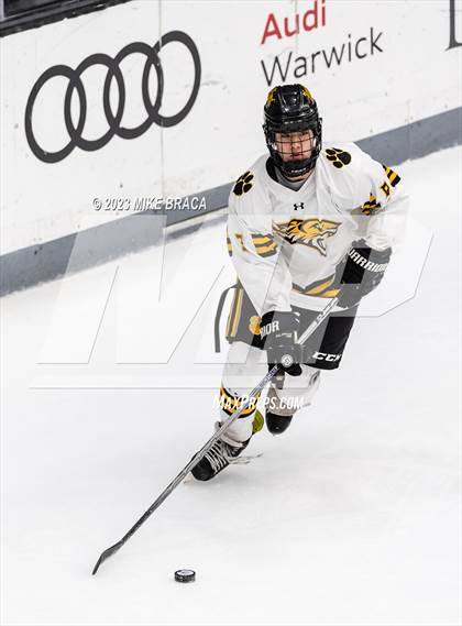 Thumbnail 1 in Daniel Hand vs Rogers/Middletown/Tiverton (Crusader Christmas Classic) photogallery.