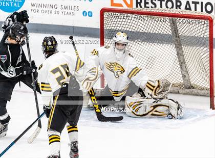 Thumbnail 1 in Daniel Hand vs Rogers/Middletown/Tiverton (Crusader Christmas Classic) photogallery.