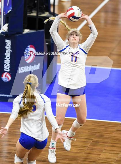 Thumbnail 2 in Chaparral vs Legend (CHSAA 5A Semifinal) photogallery.