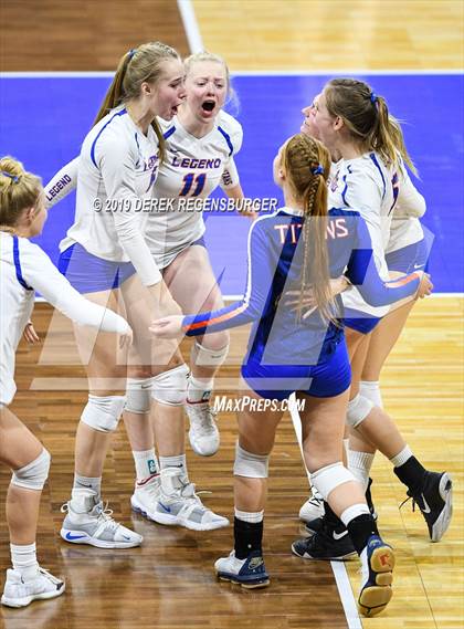 Thumbnail 3 in Chaparral vs Legend (CHSAA 5A Semifinal) photogallery.