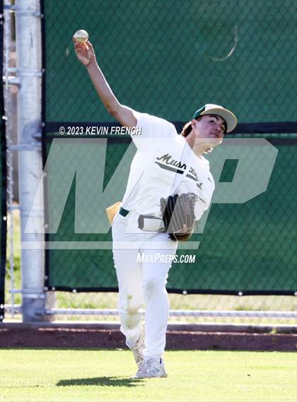 Thumbnail 2 in Moorpark vs. Palisade (Coach Bob National Invitational) photogallery.
