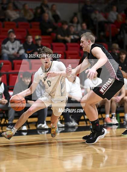 Thumbnail 1 in Franklin vs. Westosha Central photogallery.