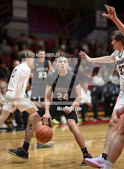 Thumbnail 1 in Franklin vs. Westosha Central photogallery.