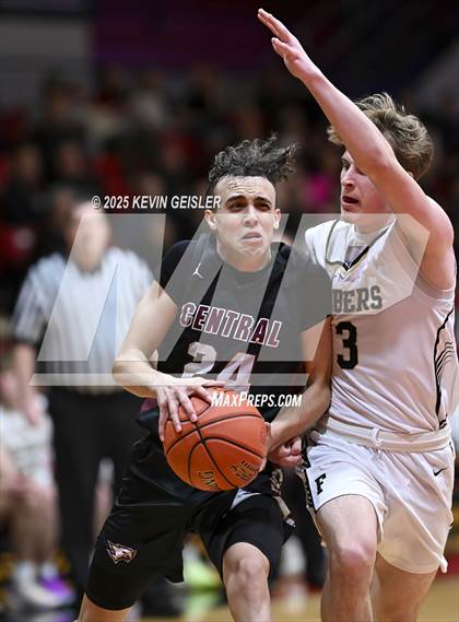 Thumbnail 1 in Franklin vs. Westosha Central photogallery.