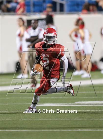 Thumbnail 2 in Baptist Prep vs. McGehee (Kickoff Classic) photogallery.