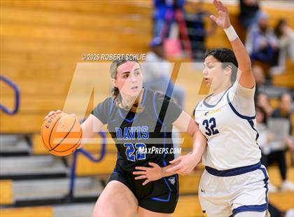 Thumbnail 1 in Oak Ridge vs. Davis Sr. (CIF SJS D1 Quarterfinal) photogallery.