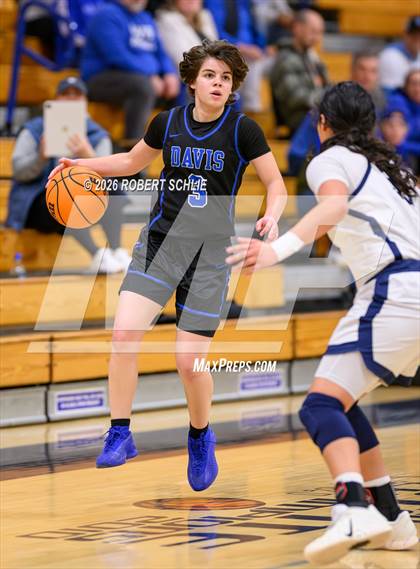 Thumbnail 2 in Oak Ridge vs. Davis Sr. (CIF SJS D1 Quarterfinal) photogallery.