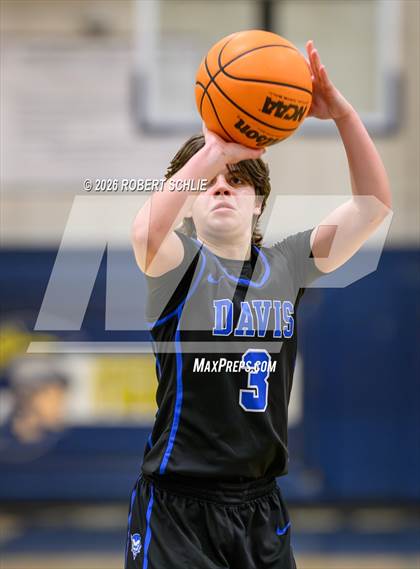 Thumbnail 3 in Oak Ridge vs. Davis Sr. (CIF SJS D1 Quarterfinal) photogallery.