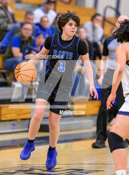 Thumbnail 3 in Oak Ridge vs. Davis Sr. (CIF SJS D1 Quarterfinal) photogallery.