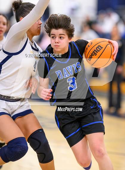 Thumbnail 3 in Oak Ridge vs. Davis Sr. (CIF SJS D1 Quarterfinal) photogallery.