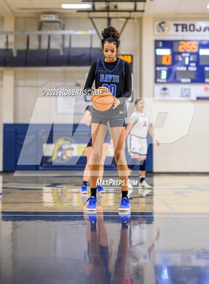 Thumbnail 2 in Oak Ridge vs. Davis Sr. (CIF SJS D1 Quarterfinal) photogallery.