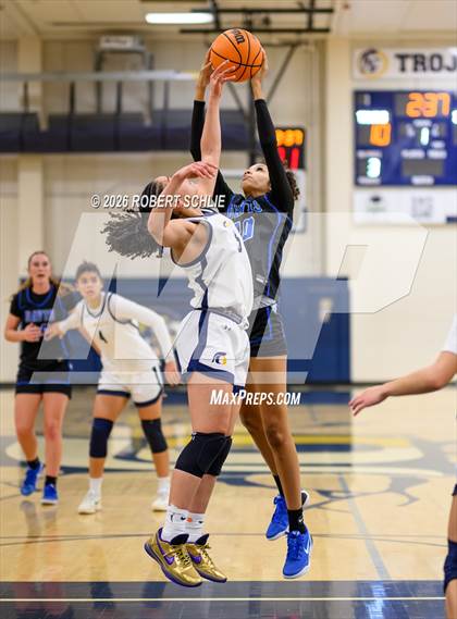 Thumbnail 3 in Oak Ridge vs. Davis Sr. (CIF SJS D1 Quarterfinal) photogallery.