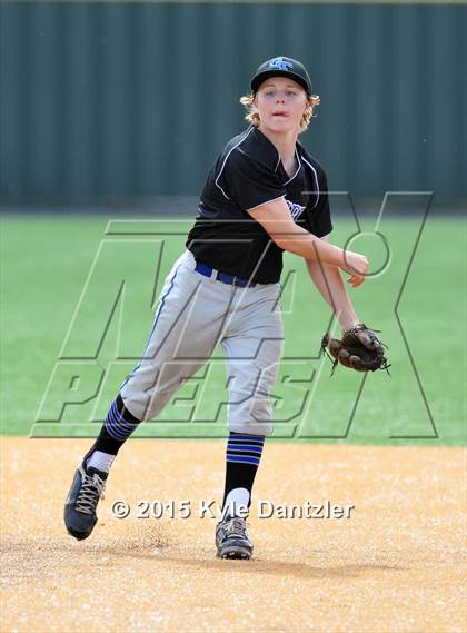 Thumbnail 1 in Edgewood vs Gunter (UIL 3A Region 2 Semifinal) photogallery.