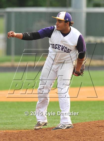 Thumbnail 3 in Edgewood vs Gunter (UIL 3A Region 2 Semifinal) photogallery.