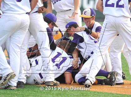Thumbnail 2 in Edgewood vs Gunter (UIL 3A Region 2 Semifinal) photogallery.