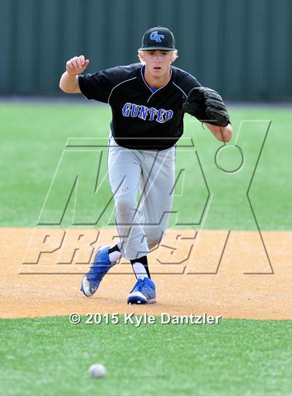 Thumbnail 1 in Edgewood vs Gunter (UIL 3A Region 2 Semifinal) photogallery.