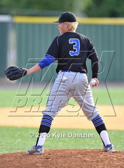 Thumbnail 3 in Edgewood vs Gunter (UIL 3A Region 2 Semifinal) photogallery.