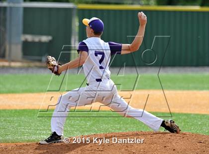 Thumbnail 3 in Edgewood vs Gunter (UIL 3A Region 2 Semifinal) photogallery.