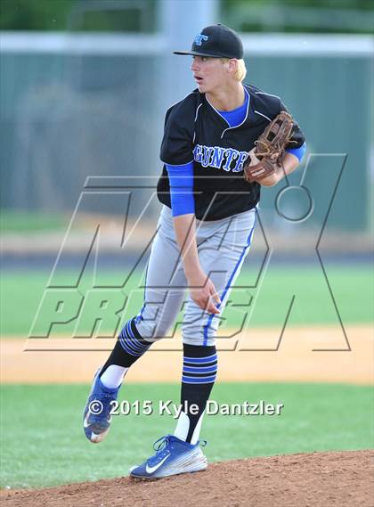 Thumbnail 1 in Edgewood vs Gunter (UIL 3A Region 2 Semifinal) photogallery.