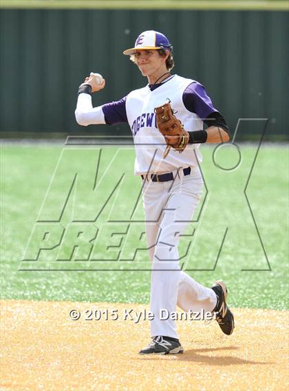Thumbnail 1 in Edgewood vs Gunter (UIL 3A Region 2 Semifinal) photogallery.