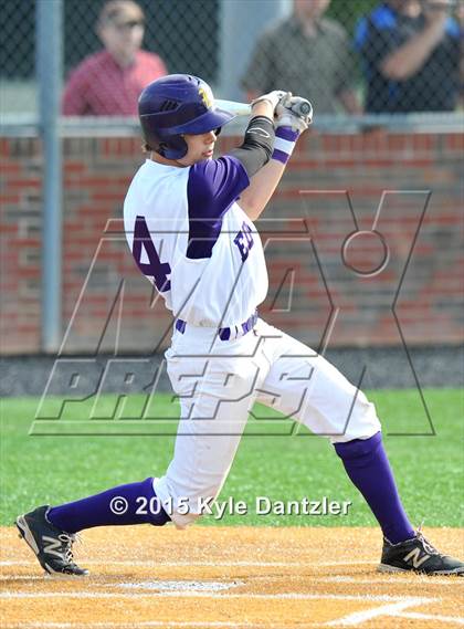 Thumbnail 2 in Edgewood vs Gunter (UIL 3A Region 2 Semifinal) photogallery.