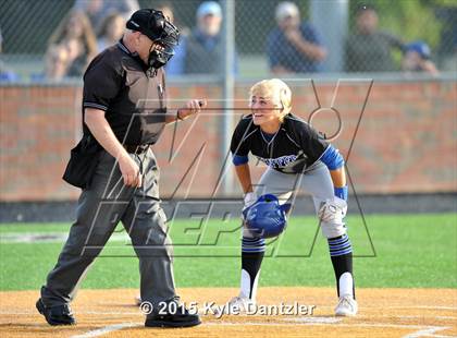 Thumbnail 1 in Edgewood vs Gunter (UIL 3A Region 2 Semifinal) photogallery.