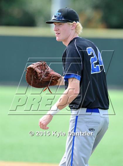 Thumbnail 3 in Edgewood vs Gunter (UIL 3A Region 2 Semifinal) photogallery.