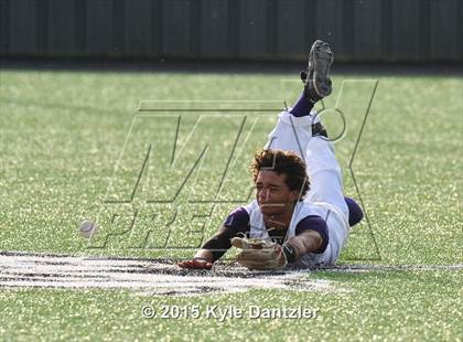 Thumbnail 2 in Edgewood vs Gunter (UIL 3A Region 2 Semifinal) photogallery.
