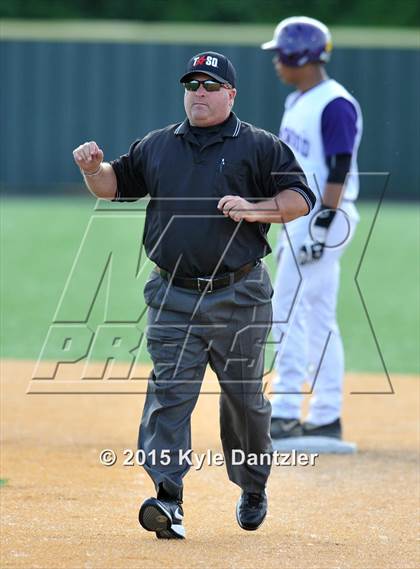 Thumbnail 3 in Edgewood vs Gunter (UIL 3A Region 2 Semifinal) photogallery.
