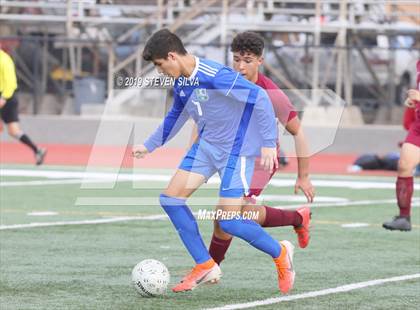 Thumbnail 2 in Calexico vs. Eastlake (Grossmont Holiday Tournament) photogallery.