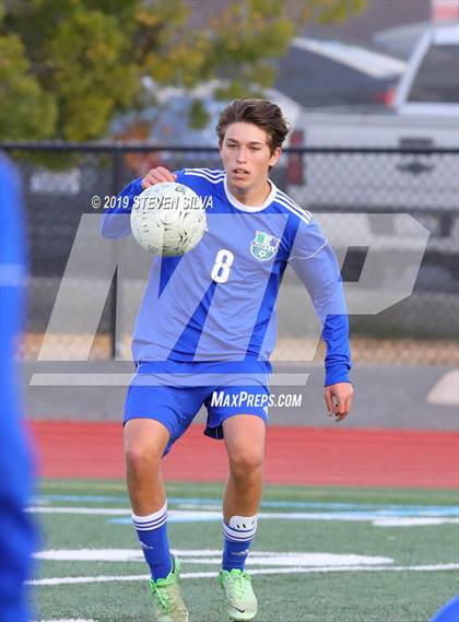 Thumbnail 1 in Calexico vs. Eastlake (Grossmont Holiday Tournament) photogallery.