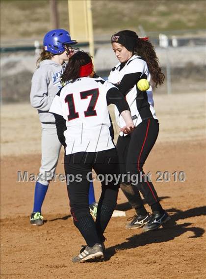 Thumbnail 3 in Weatherford vs. Euless Trinity (Brewer Tournament) photogallery.