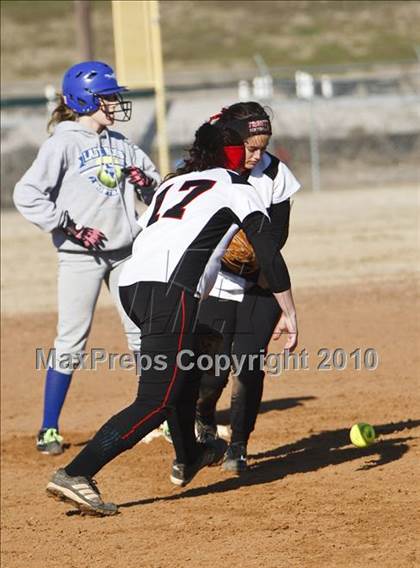 Thumbnail 2 in Weatherford vs. Euless Trinity (Brewer Tournament) photogallery.