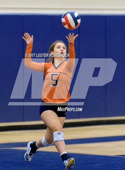 Thumbnail 3 in Marshall vs. Brandeis photogallery.
