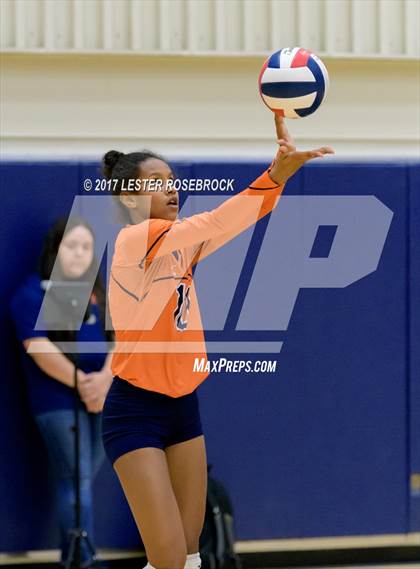 Thumbnail 3 in Marshall vs. Brandeis photogallery.