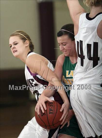 Thumbnail 3 in North Hills vs Bowie (Fantasy of Lights Tournament) photogallery.