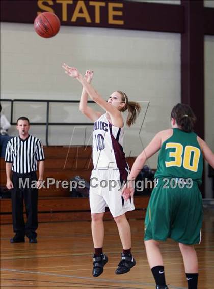 Thumbnail 3 in North Hills vs Bowie (Fantasy of Lights Tournament) photogallery.
