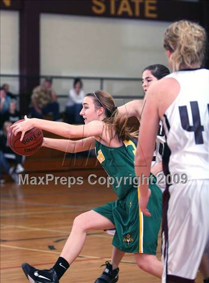 Thumbnail 2 in North Hills vs Bowie (Fantasy of Lights Tournament) photogallery.