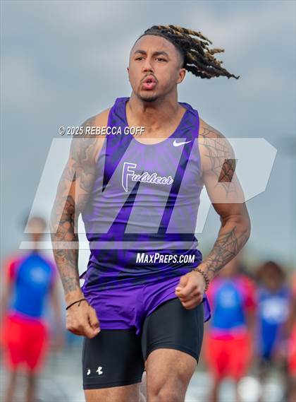 Thumbnail 3 in Dickinson C.L. Hanna Gator Relays photogallery.