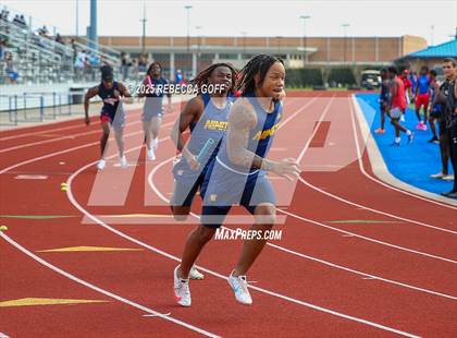 Thumbnail 1 in Dickinson C.L. Hanna Gator Relays photogallery.