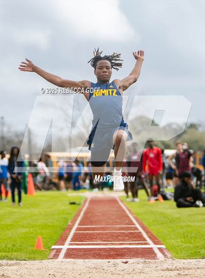 Thumbnail 3 in Dickinson C.L. Hanna Gator Relays photogallery.