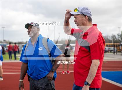 Thumbnail 1 in Dickinson C.L. Hanna Gator Relays photogallery.