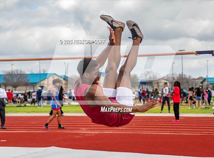 Thumbnail 1 in Dickinson C.L. Hanna Gator Relays photogallery.