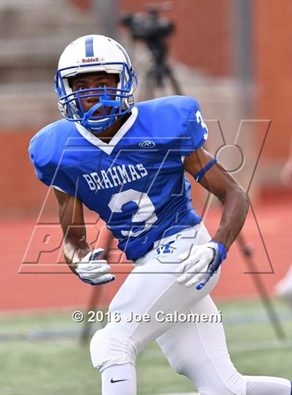 Thumbnail 2 in Clemens @ MacArthur [Douglas] photogallery.